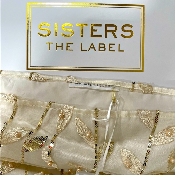 Sister’s the Label PEARL & SILK ‘Juliet’ off the Shoulder Dress. White/Gold Sz S - Picture 3 of 11